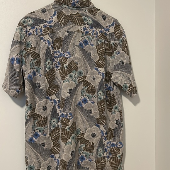 Men’s Tommy Bahama 100% Silk Button Down Shirt Short Sleeve Tropical Flower Sz M - Picture 3 of 3